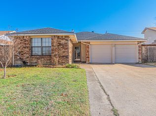 5907 Inks Lake Dr, Arlington, TX 76018