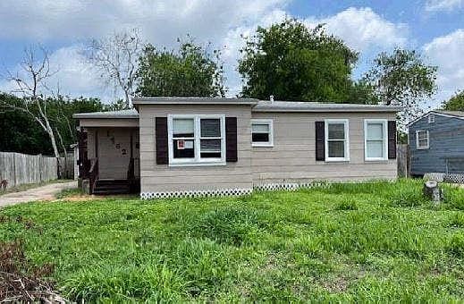 1st image of 1462 Melbourne Dr