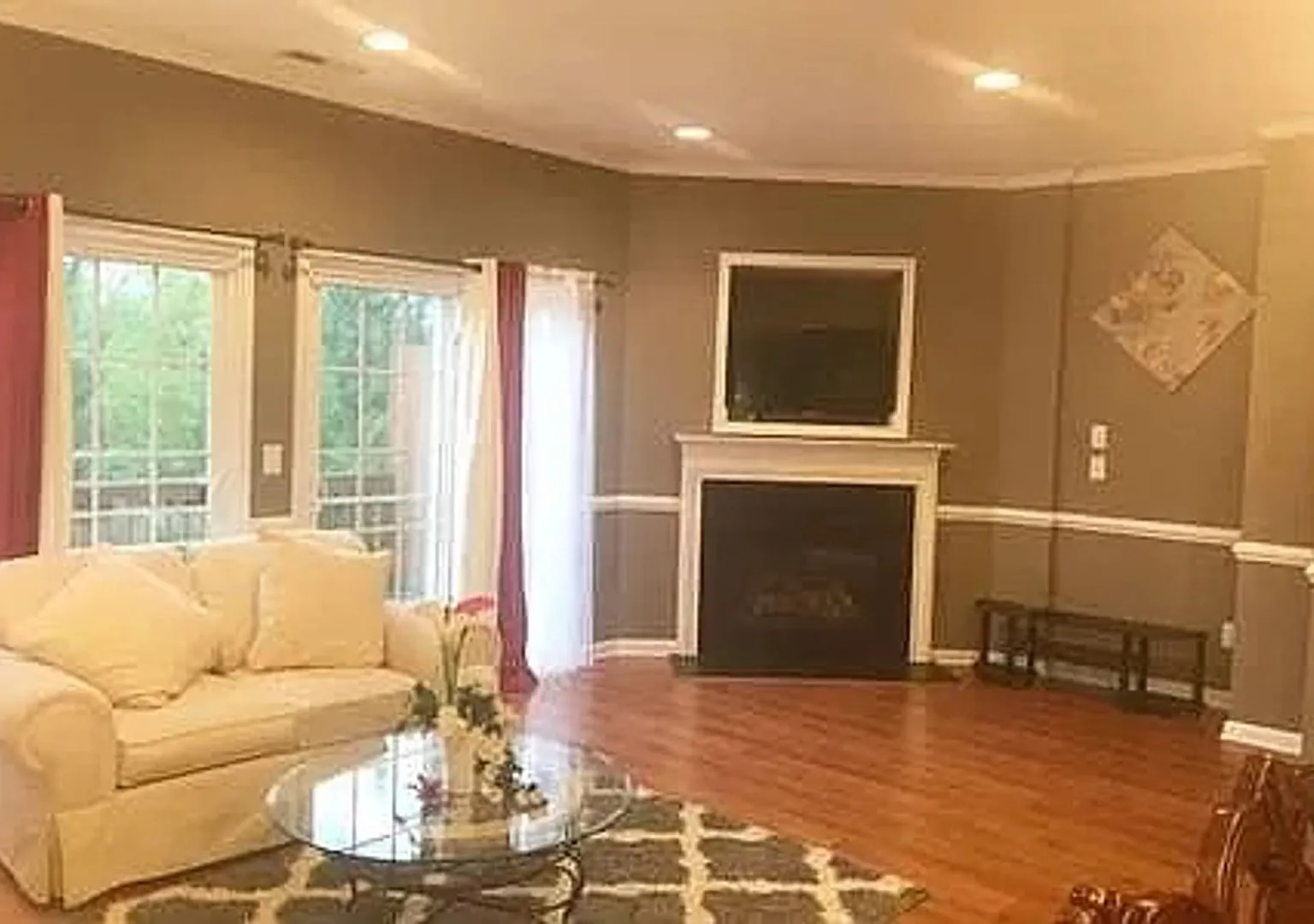 Room in 4 Bedroom Home at Linden Park Ln — Photo 2