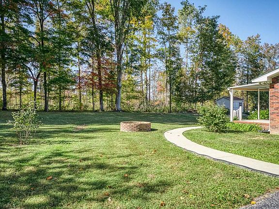 5th image of 2765 New London Dr