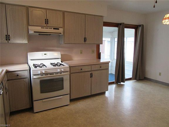 5th image of 13109 Oak Park Blvd