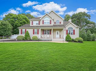 175 Roe Ave, East Patchogue, NY 11772