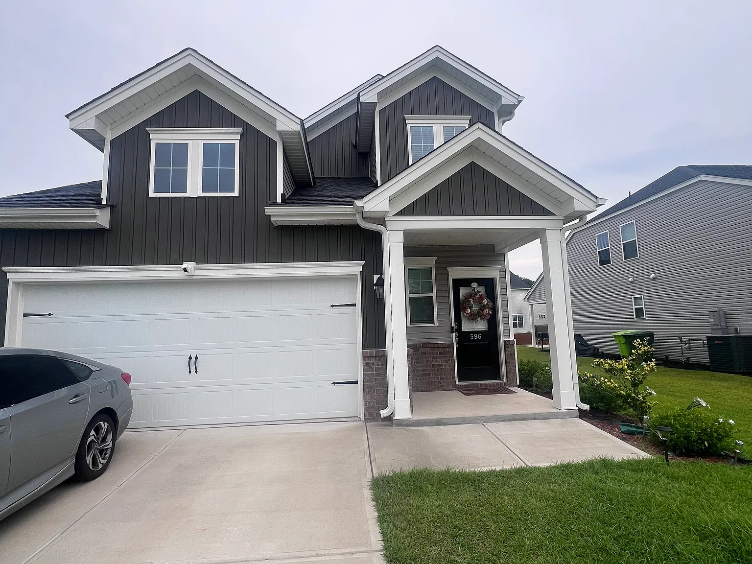 4 bed, 2046 sqft, $2,400 — Photo 3