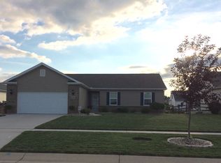 9135 Village Meadows Dr, Temperance, MI 48182