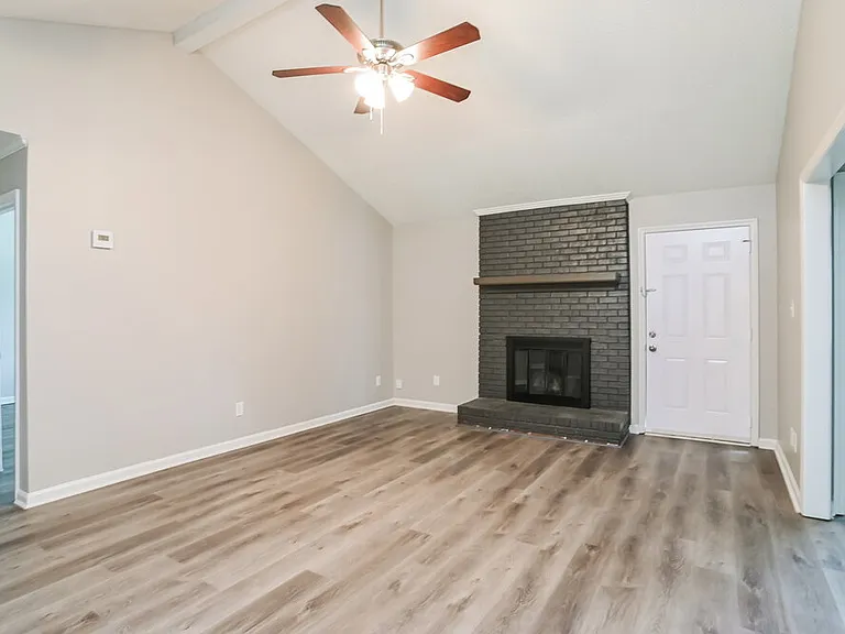 4040 Coopersdale Rd — Photo 3