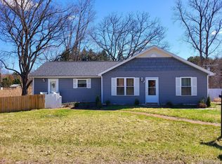 9611 Whitewood Rd, Pinckney, MI 48169