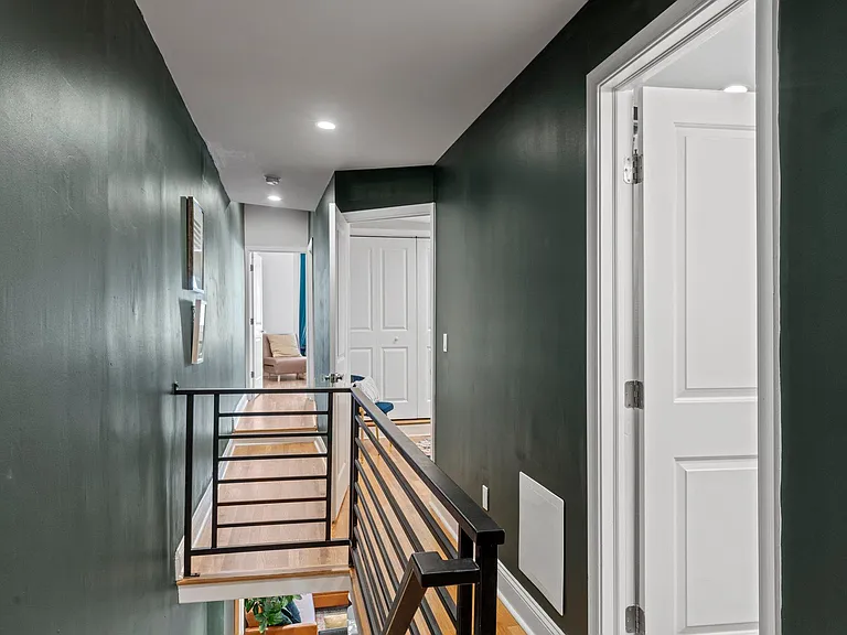 833 Corinthian Ave — Photo 14