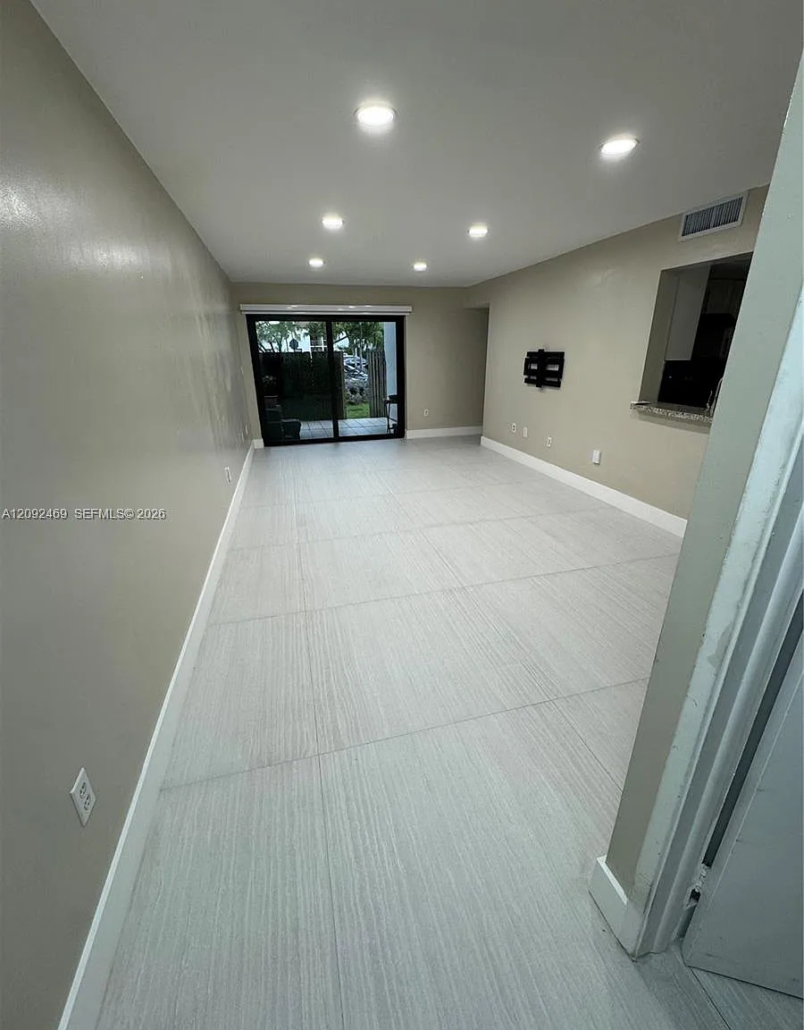Bleau Fontaine Condo #2 — Photo 3