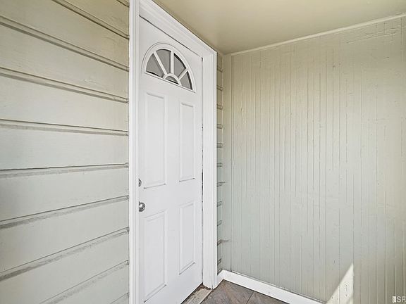 4th image of 99 Holloway Ave