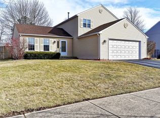 2825 Fox Hill Rd, Aurora, IL 60504