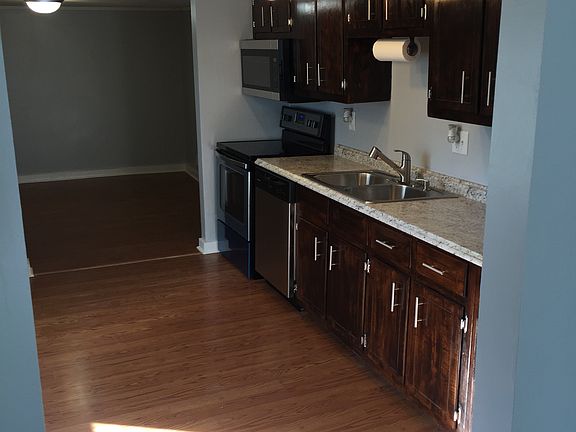 3rd image of 8830 Horseshoe Dr