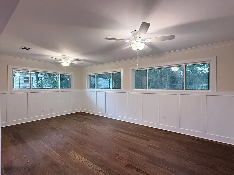 358 W Drake Ave — Photo 2