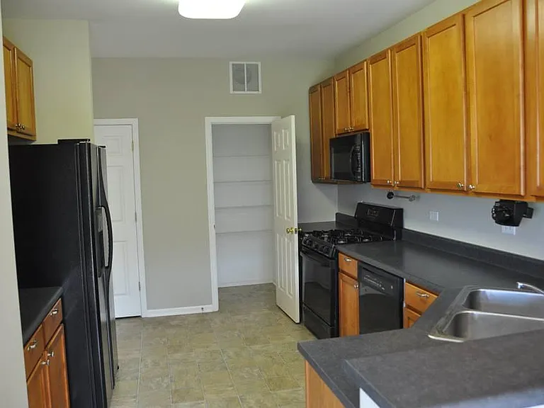 109 E Haines Dr — Photo 11