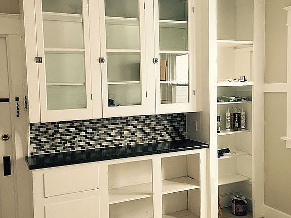 5th image of 92 Crestwood Ave #2