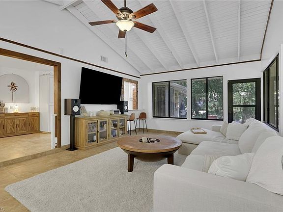 2nd image of 3110 10th AVE SE