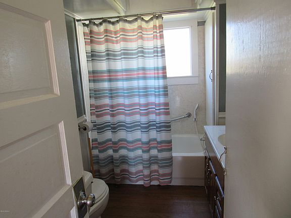 5th image of 406 W Putnam St