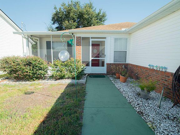 3rd image of 153 SE Tristin Ln