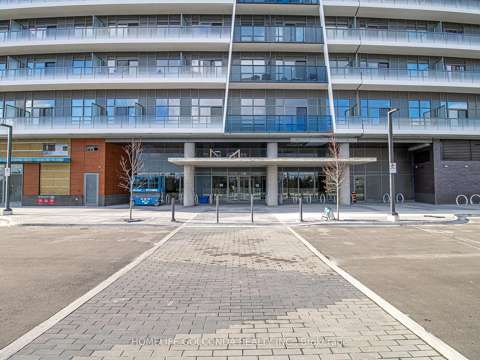 3 bed, $2,990 — Photo 2