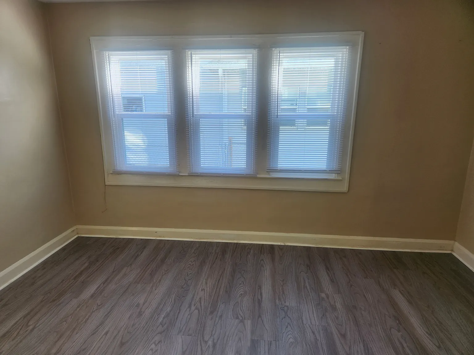3 bed, 2604 sqft, $1,295 — Photo 3