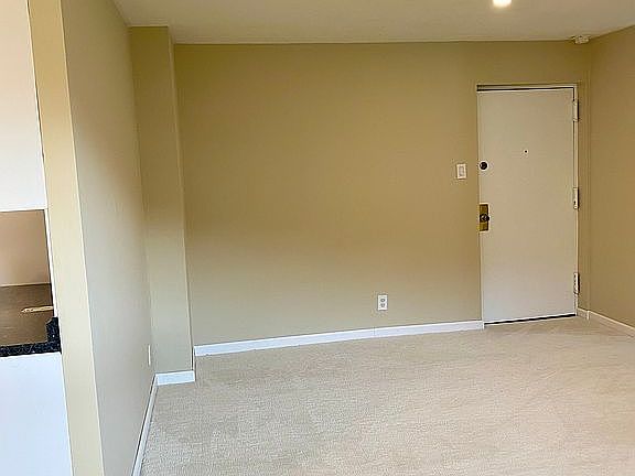 5th image of 300 Byberry Rd APT L14