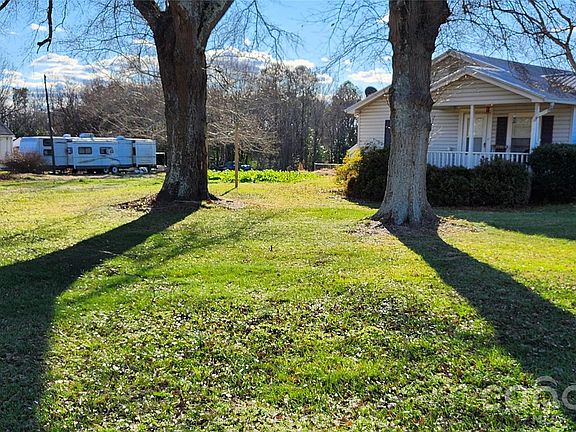 4th image of 101 Gaither Rd