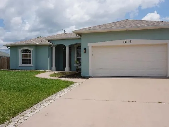 1819 SW Renfro St, Port Saint Lucie, FL 34953