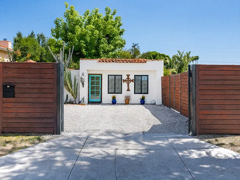 22030 Covello St #A & B — Photo 2