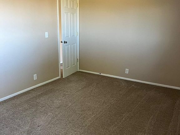5th image of 2821 S 134th Ave