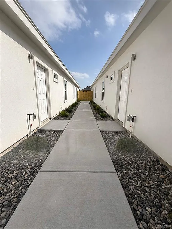 3 bed, 2.0 bath, 1118 sqft, $1,150 — Photo 4