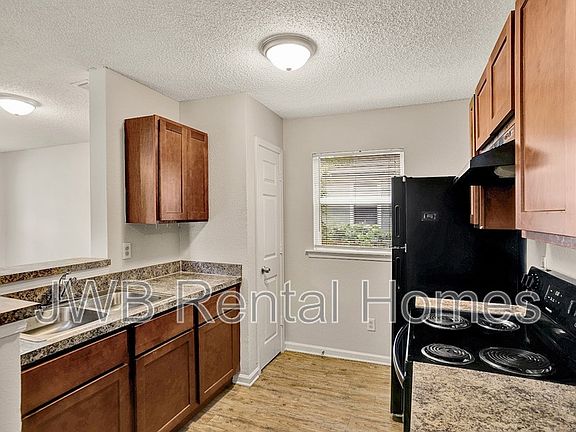 3rd image of 1943 W 45th St