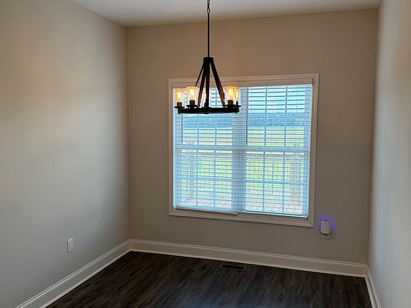3rd image of 1020 Matthews Rd