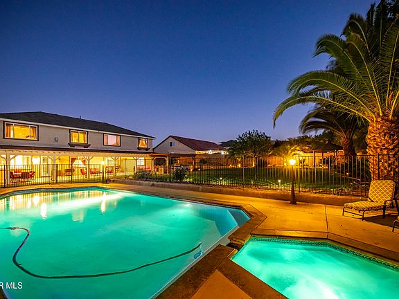 3rd image of 40929 Woodshire Dr
