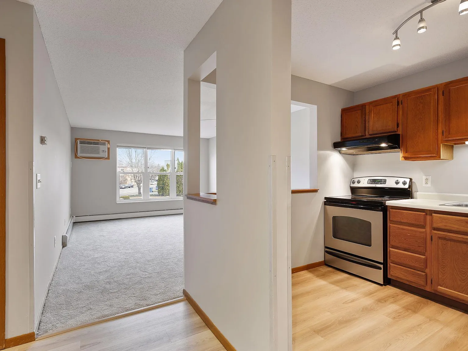 1 bed, 1.0 bath, 722 sqft, $1,595 — Photo 4