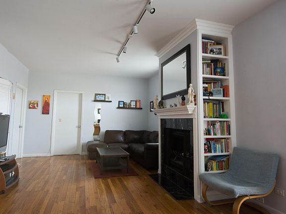 5th image of 1201 W Diversey Pkwy APT 2D
