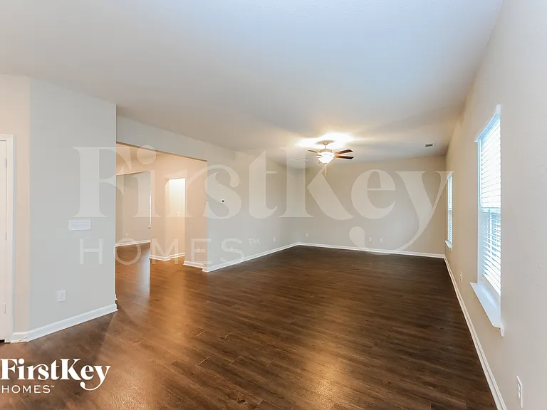 124 Innis Brook Cir — Photo 3