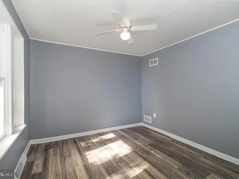 1515 Cameron Ter — Photo 10