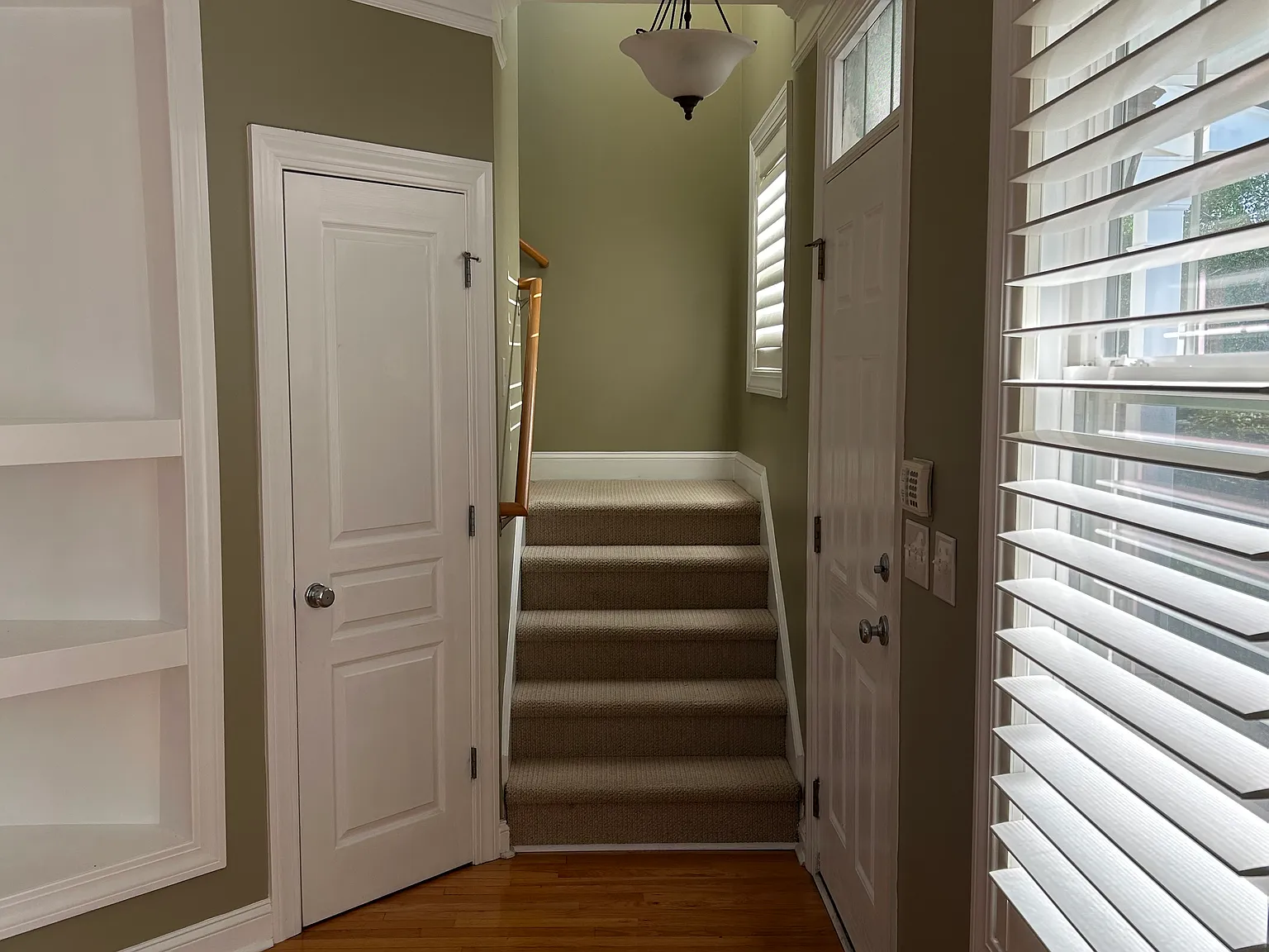 3 bed, 3.5 bath, 1842 sqft, $2,450 — Photo 3