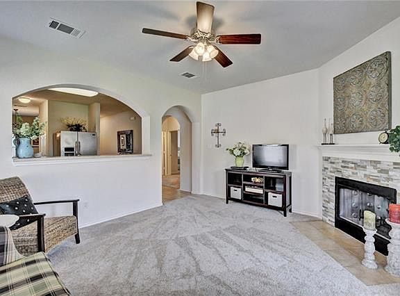 5th image of 324 Golden Eagle Ln