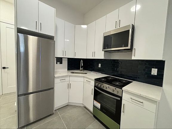2nd image of 902 Rogers Ave #1F