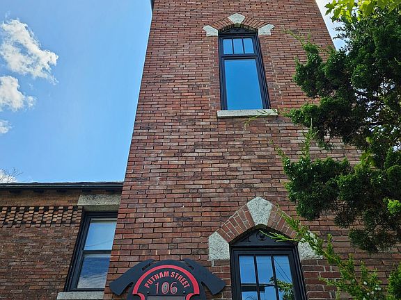 3rd image of 106 Putnam St Floor 2