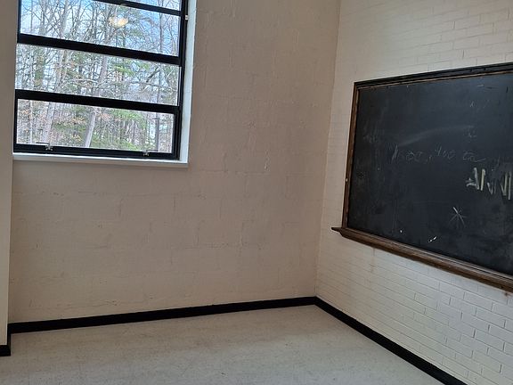 3rd image of 279 Church St APT 102