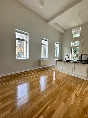 Rented by Oxford Property Group | media 8