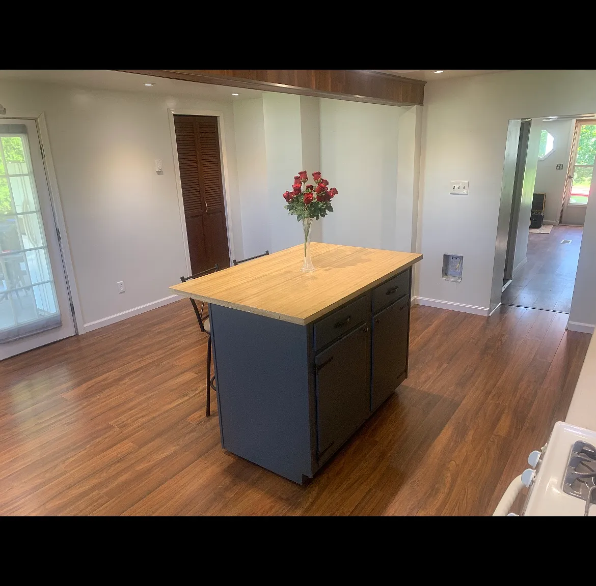 2 bed, 928 sqft, $1,500 — Photo 2