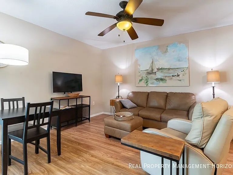 2121 Wood St #230G — Photo 4