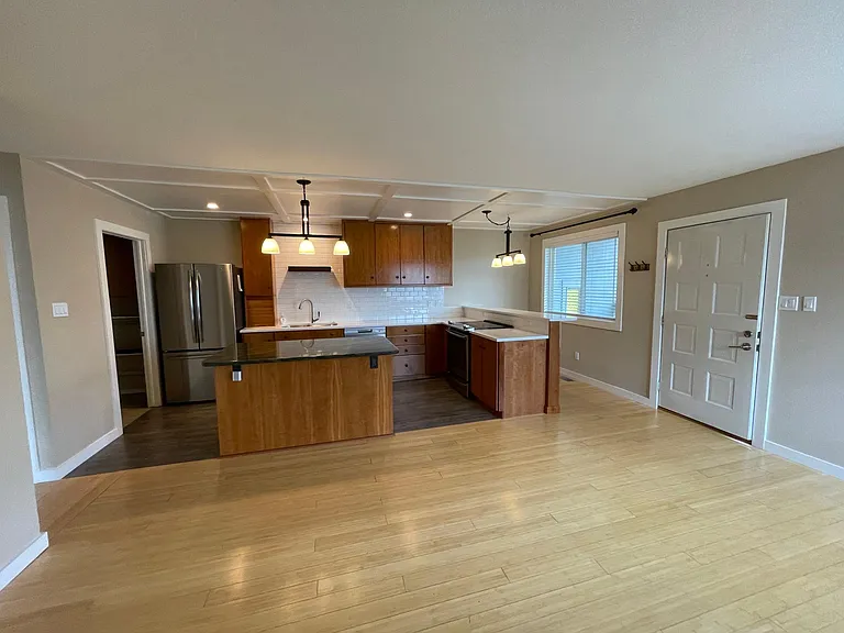 1170 Monroe Dr — Photo 3