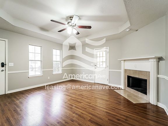 1659509_003_wm_-_living_room_13481519.jpg