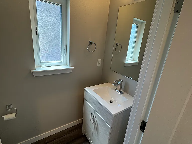 983 Sunseeker Ln — Photo 4