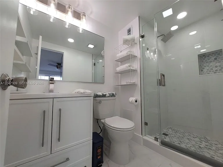 400 Golden Isles Dr #47 — Photo 10