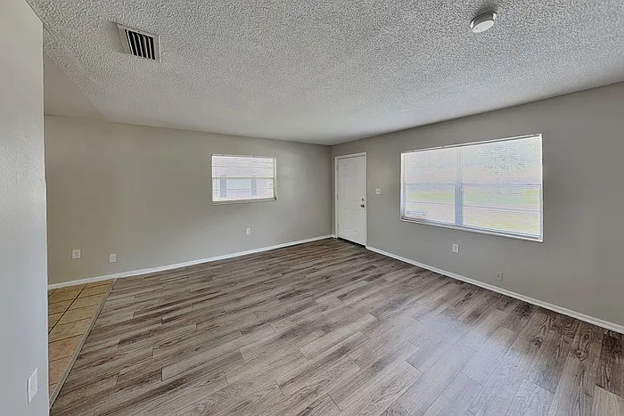 3 bed, 1.5 bath, 1134 sqft, $1,395 — Photo 3
