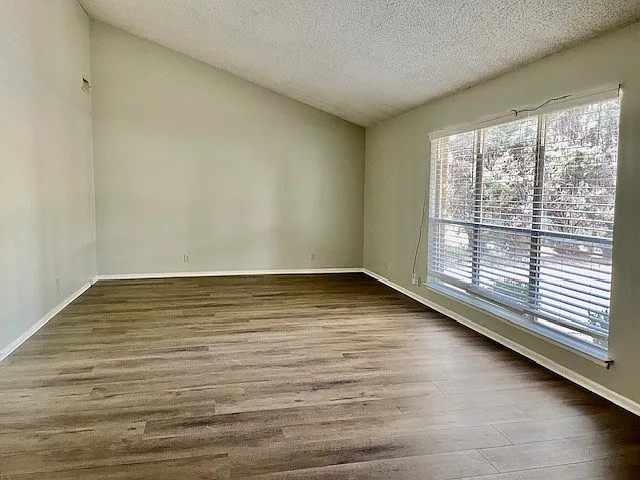 3301 Moss Ct #B — Photo 3